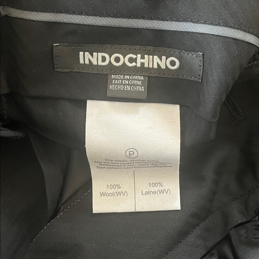 Custom Indochino charcoal wool suit. Silk burgundy lining. Jacket AND pants. - Picture 11 of 14